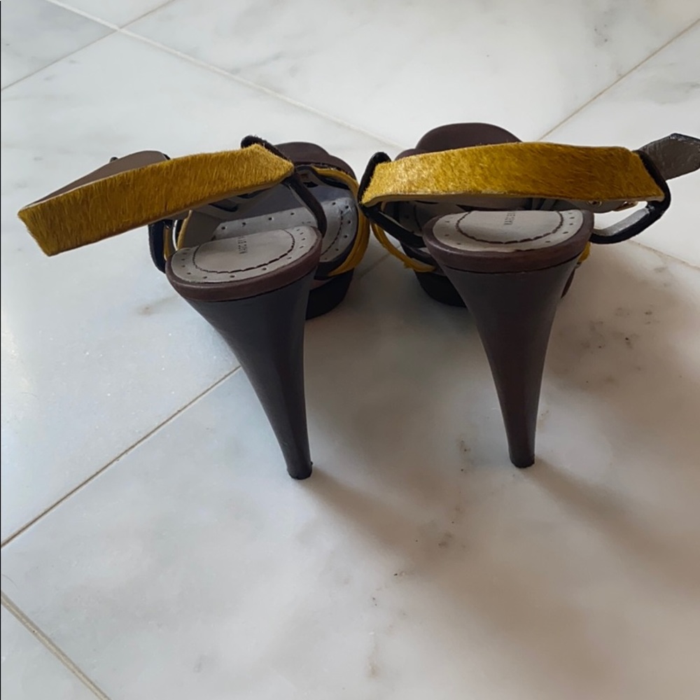🎉HP🎉 Designer Pumps! - Picture 7 of 9